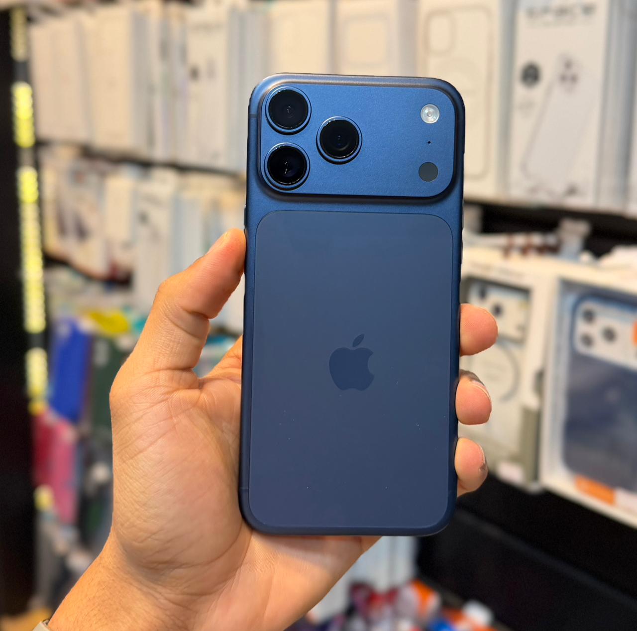 IPHONE 17 PRO MAX  